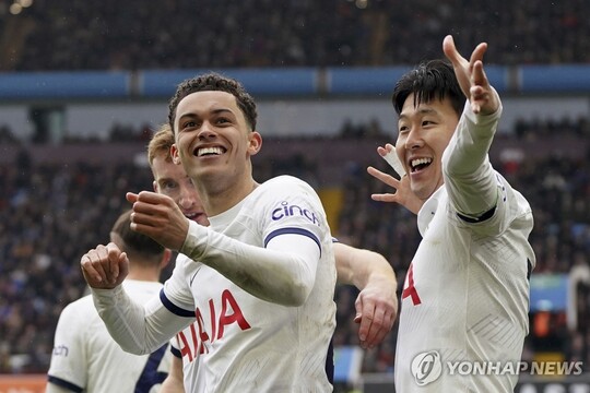 손흥민 리그 14호 골+7·8호 어시스트…토트넘, 빌라 4-0 대승